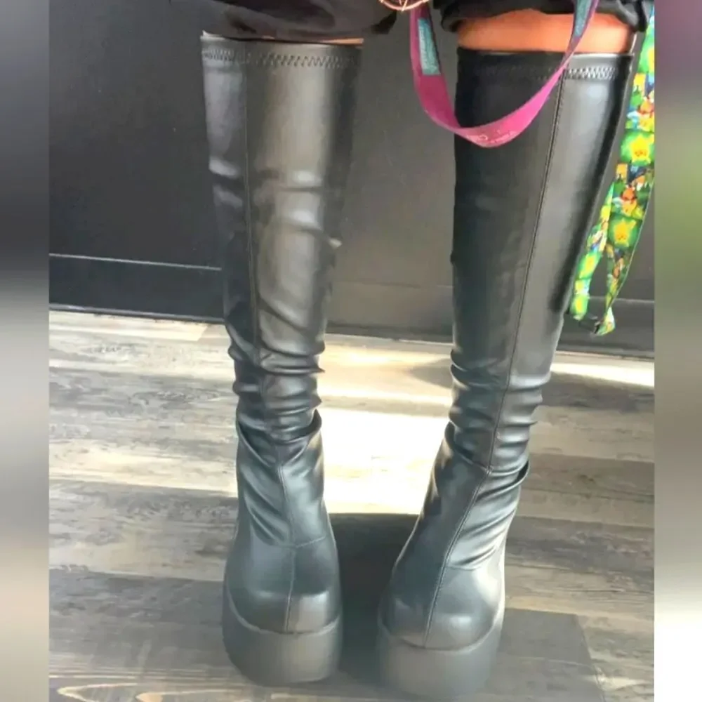 Knee high Stretch Platform boots sz 10